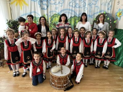 Група "Пчеличката Мая" 2