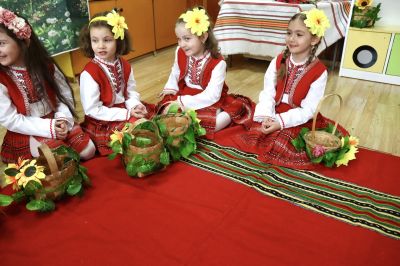 Лазаровден в трета група "Мики Маус" - ДГ Слънце - Ботевград