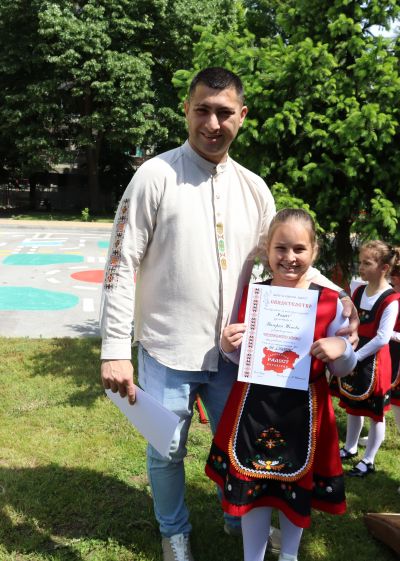 Народни танци - открит урок - ДГ Слънце - Ботевград